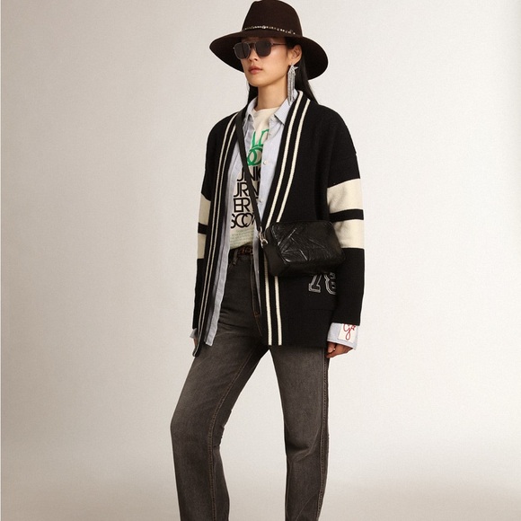 Golden Goose Women's Star Bag in glossy black leather with tone-on-tone star - Picture 5 of 16